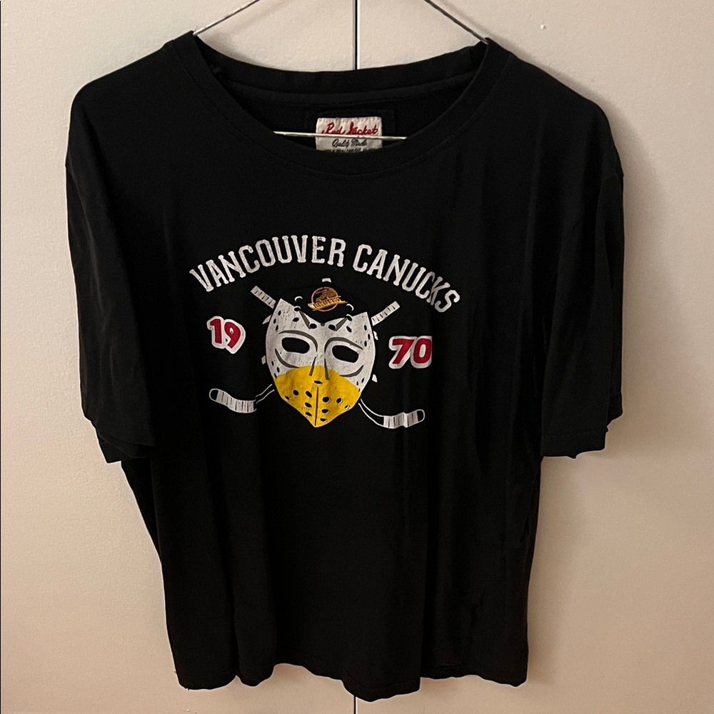 Red Jacket Black Vancouver Canucks Tee